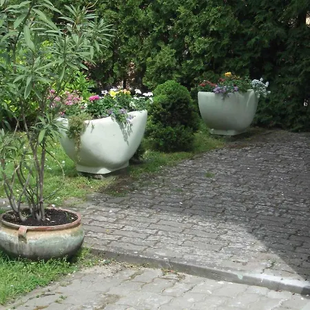 - Balaton 19117 Nyaraló