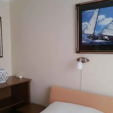 - Balaton 19117 Balatonlelle